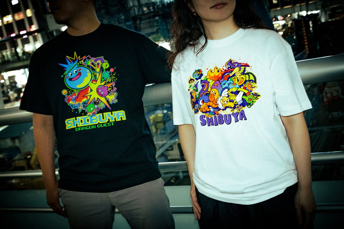 SQEX_MD_GOODS's tweet image. 渋谷イメージのイラストを使用した開発中グッズをご紹介!
スライムたちとチョコボのポップなデザインが特徴的なTシャツを開発中🎨
渋谷にある公式グッズショップ「スクウェア・エニックス ガーデン #sqex_garden」でも展開予定なのでお楽しみに✨
#ドラゴンクエスト #ファイナルファンタジー