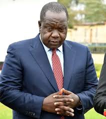 EstonKwach's tweet image. 3 QUESTIONS FOR MATING'I :
1. If Miguna was truly not Kenyan, then why was he allowed to vie for Nairobi governor in 2017?
2. Why was he deported in disobedience to a court Order?
3. Who gave the shoot to kill order to the police in 2017 Kondele & Mathare?