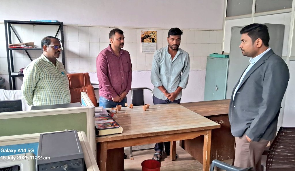 cdoamethi's tweet image. आज दिनांक 15 जुलाई 2025 को कार्यालय भूमि संरक्षण अधिकारी अमेठी तथा कार्यालय जिला कृषि अधिकारी अमेठी का निरीक्षण किया गया तथा संबंधित अधिकारियों एवं कर्मचारियों को आवश्यक निर्देश भी दिए गए।