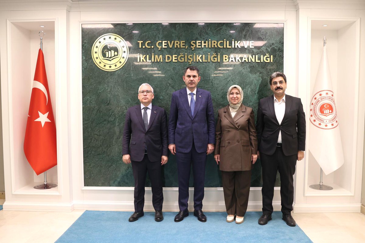 Sivas Milletvekilimiz Sayın Rukiye Toy ve Sivas Valimiz Sayın Yılmaz Şimşek ile birlikte, Çevre, Şehircilik ve İklim Değişikliği Bakanımız Sayın Murat Kurum’u makamında ziyaret ettik. İlimizin öncelikli ihtiyaçlarını, devam eden projeleri ve planlanan yatırımları istişare ettik.