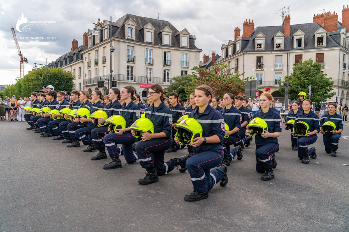 Ce dimanche, 2 cérémonies ont eu lieu au #SDIS41. À l'État-Major, a été inauguré un Mur du Souvenir en hommage aux sapeurs-pompiers de #loiretcher morts pour la France durant les 2 guerres mondiales.  À 18h30, au cœur de Blois, s’est tenue la cérémonie de fin de formation des JSP