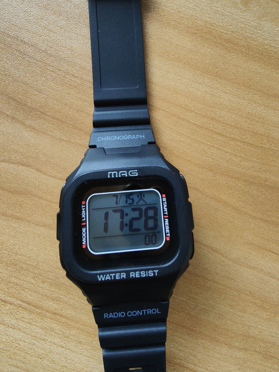 カシオの万歩計つきデジタル腕時計が突然狂ったので、無名メーカーの