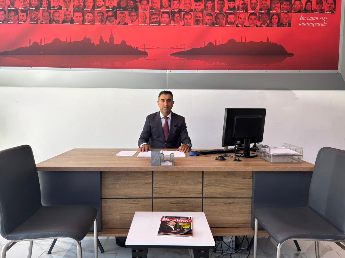 Bugün İlçe Başkanlığımızda Nöbetçimiz İlçe Yönetim Kurulu Üyemiz İbrahim Eren.

Soru ve talepleriniz için kendisini ilçe binamızda ziyaret edebilir veya ☎️ 0212 879 20 00 irtibat numaramızdan ulaşabilirsiniz..

🕰Nöbet Saati : 10.00 - 17.00