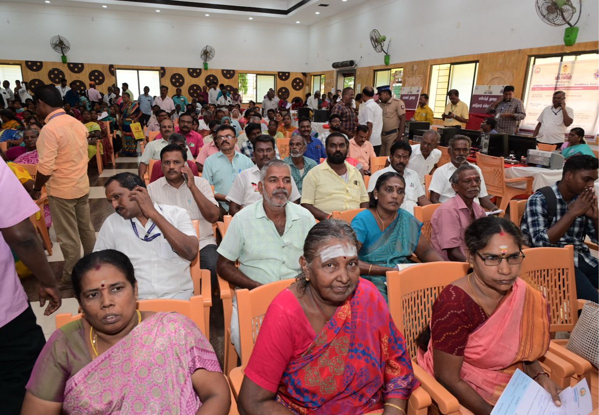 KanimozhiDMK's tweet image. தமிழ்நாடு முழுவதும் மக்களை தேடி அரசின் திட்டங்களை கொண்டு செல்லும் நோக்கில் மாண்புமிகு முதலமைச்சர் அண்ணன் திரு. @mkstalin அவர்கள் தொடங்கி வைத்துள்ள "உங்களுடன் ஸ்டாலின்" திட்டத்தின் கீழ் நடத்தப்படும் சிறப்பு முகாமை கோவில்பட்டியில் இன்று தொடங்கி வைத்தேன்.
இந்நிகழ்வில் அமைச்சர்…