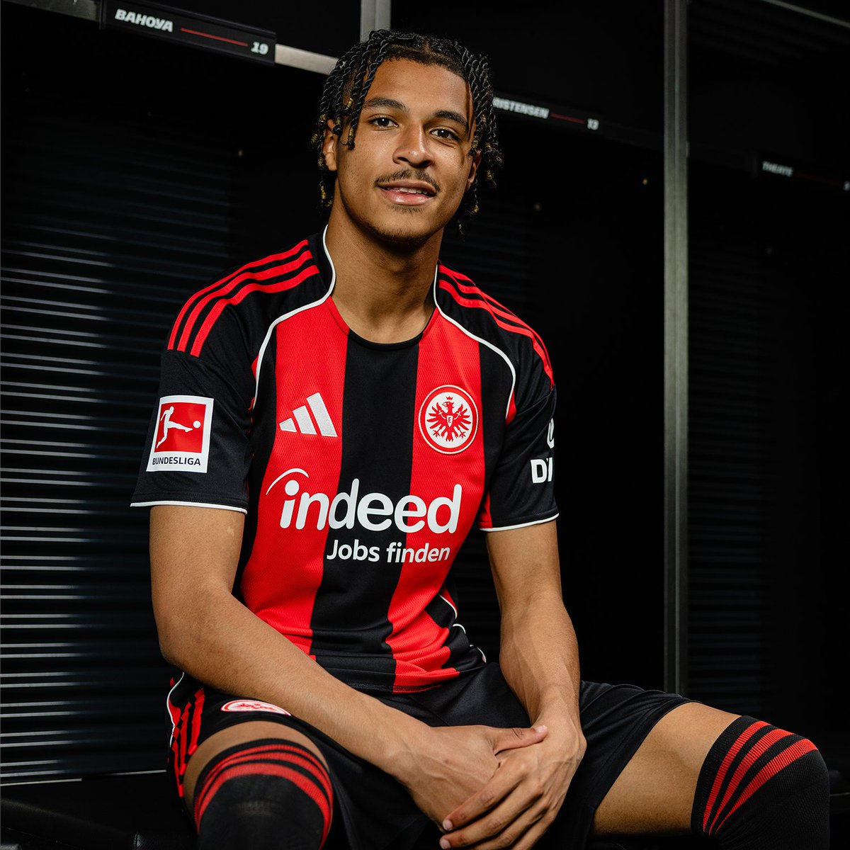 アイントラハト・フランクフルト 2025/2026ホームユニフォームを発表