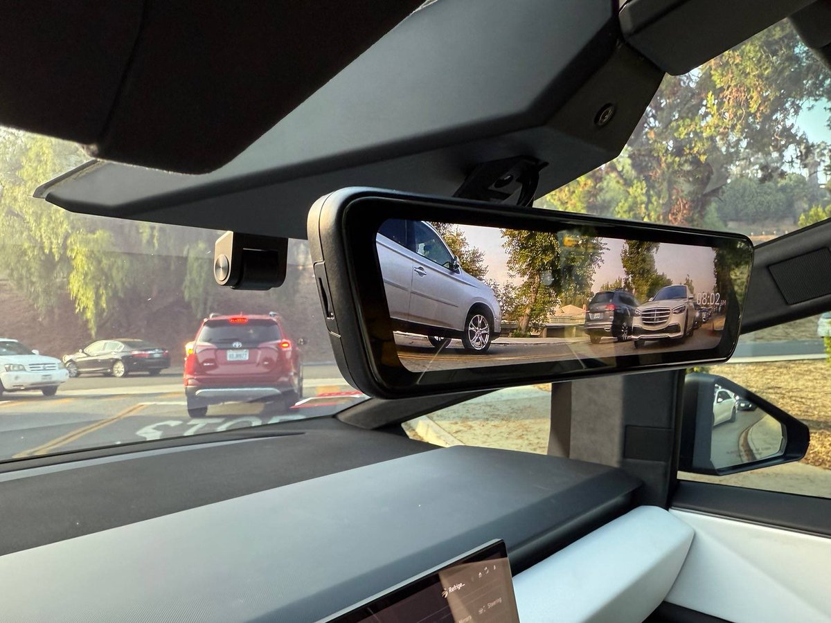 jrnosef's tweet image. It’s actually disgusting that the Cybertruck didn’t come with a digital rear view mirror, especially considering when the bed cover is closed, it fully blocks the rear view mirror.
Also, how do none of the teslas have a front bumper camera to assist with parking???