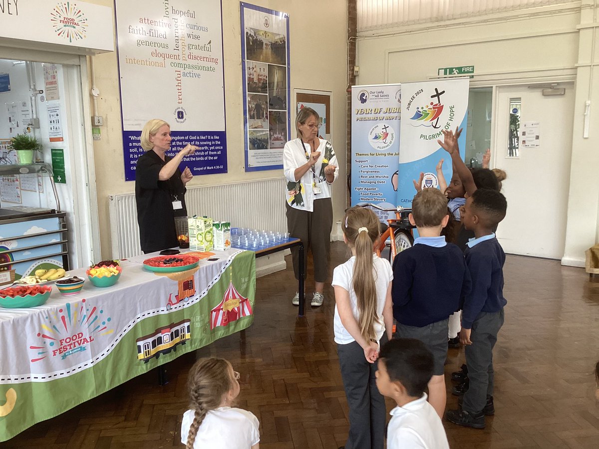 Reception are enjoying their ‘smoothie bike’ workshop! Thank you to Aspens for organising it. <a href="/OurLadyandAllS1/">Our Lady and All Saints Catholic MAC</a> #CST #CatholicLife #HealthyEating