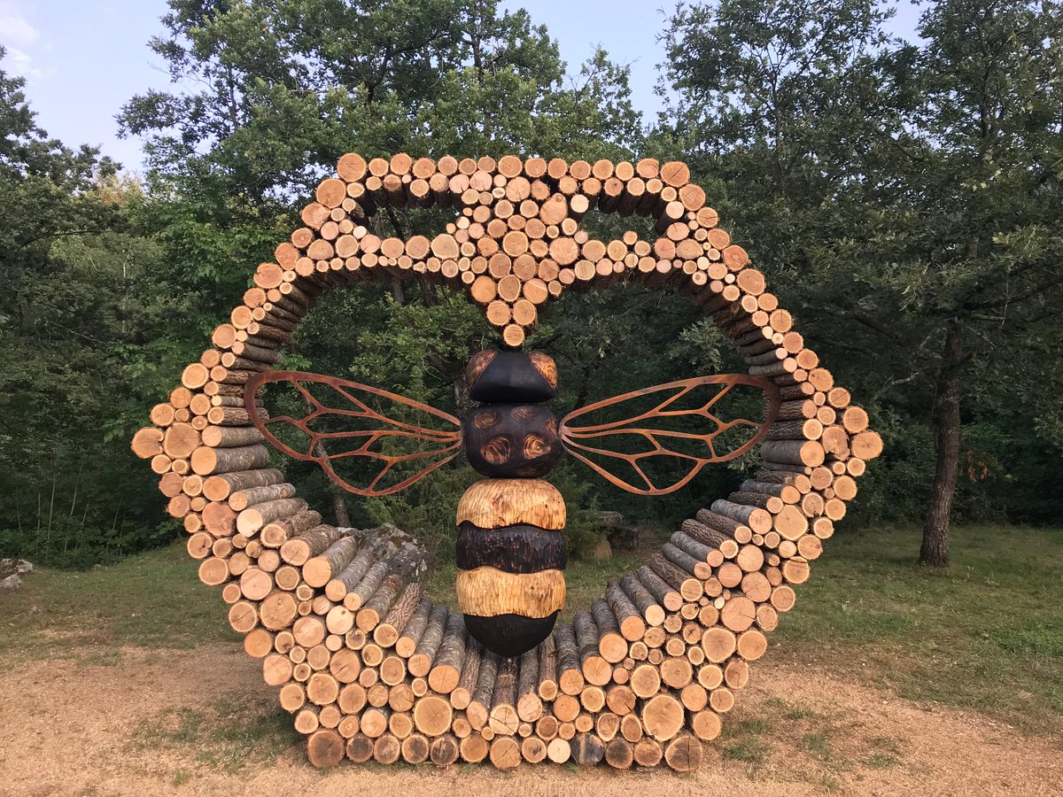 🎋 A perfect route for those who love the combination of Art &amp; Nature
🥾 #BolognaMontanaArtTrail is a multi-stage itinerary along which you will come across sculptures &amp; art installations made from natural materials 
ℹ️ visiter.it/od15
#EmiliaRomagnaSlow #inEmiliaRomagna