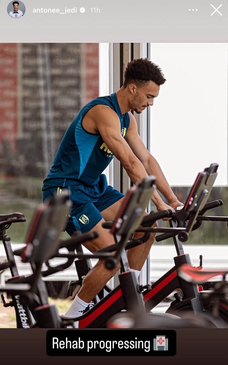 Antonee Robinson is on the road to recovery after his surgery. 🇺🇸 #FFC