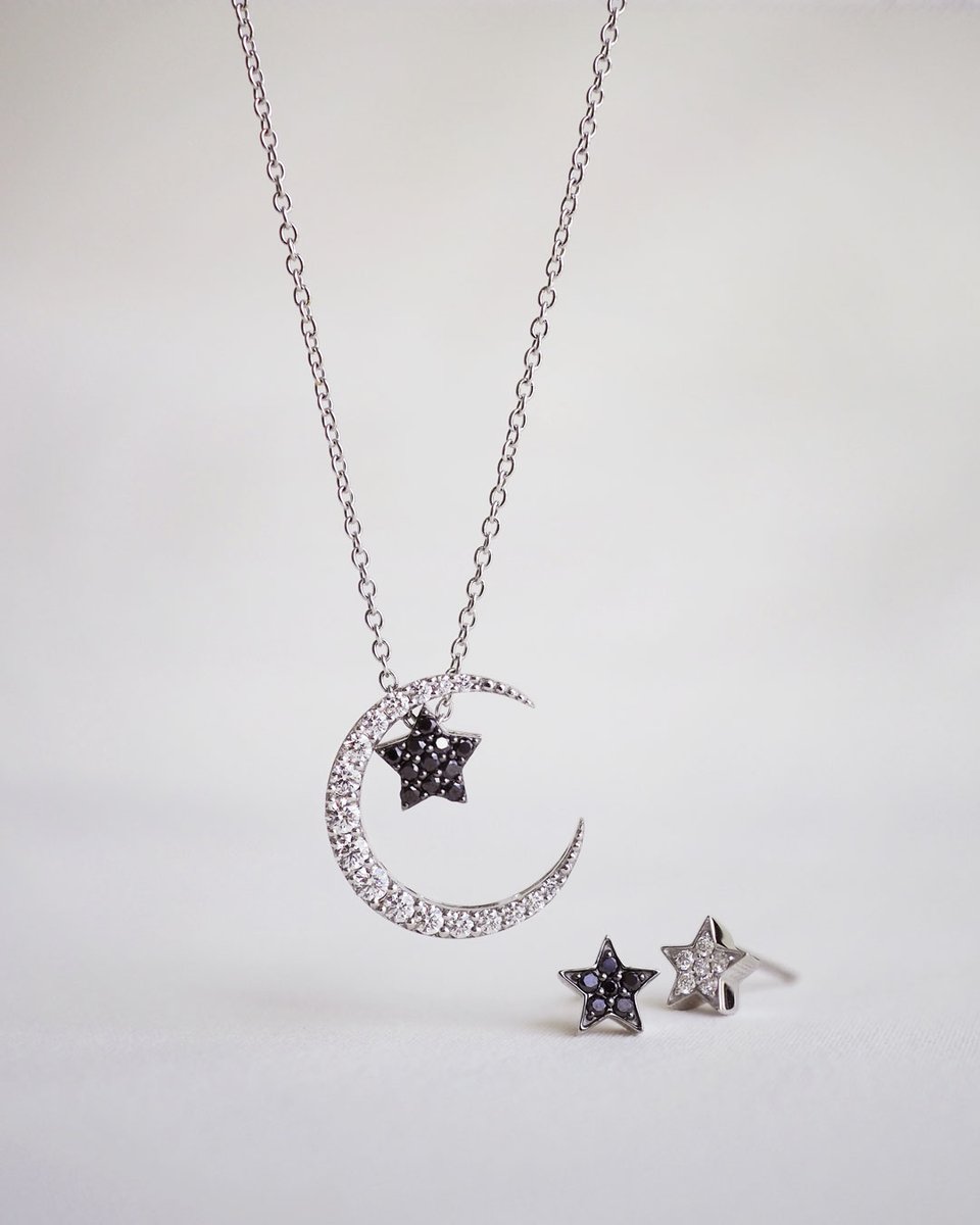 夜空に輝く月と星をイメージしたマルチウェイネックレス。 星モチーフ