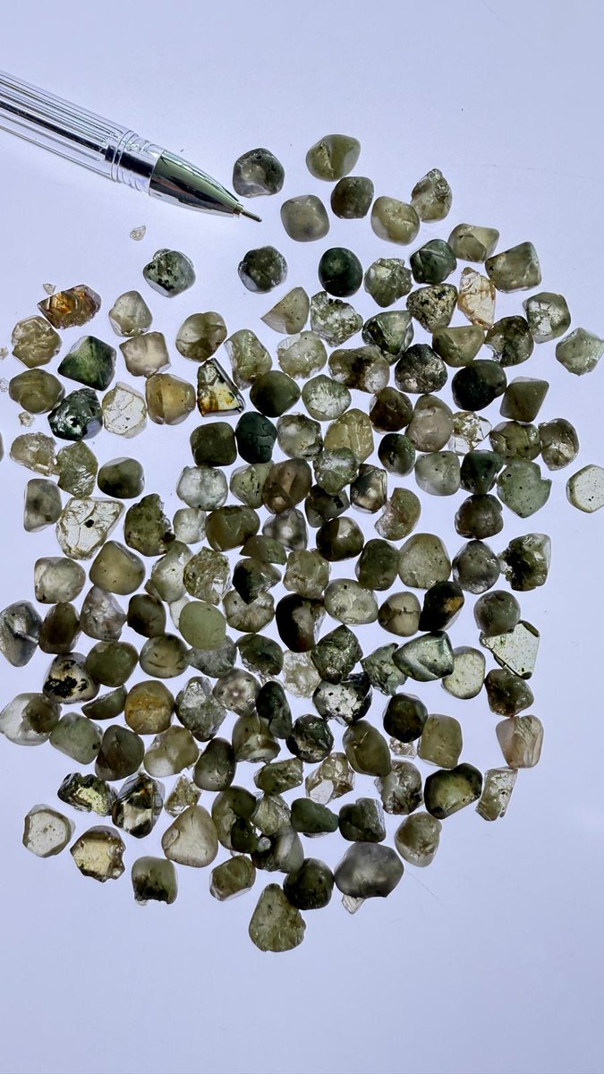 vast_resources's tweet photo. Gem sorting (4-6ct each) after first phase primary beneficiation.

#VAST https://t.co/UMOpmeSuBT