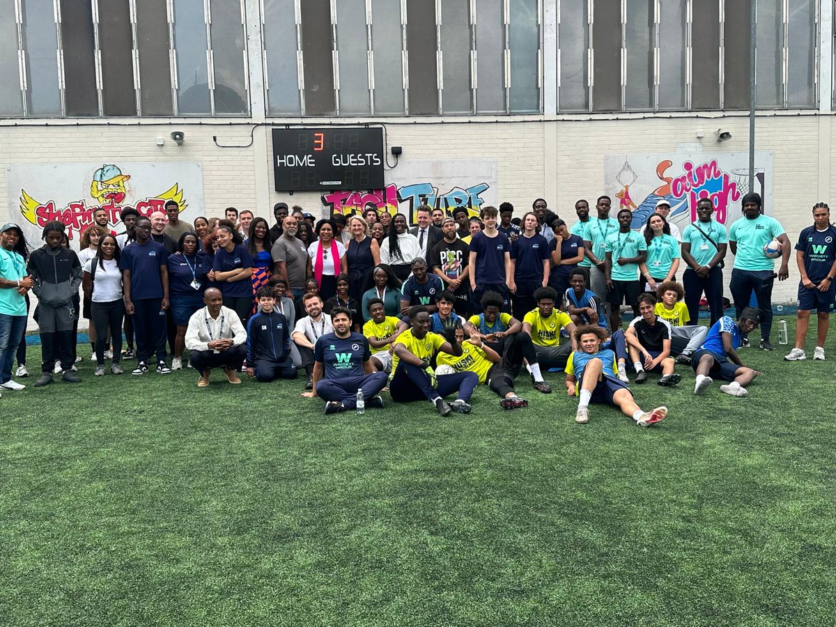 LDN_VRU's tweet image. Our award-winning MyEnds programme delivers both universal and targeted support for young people.
With @Miatsf, we welcomed @JanetDaby @educationgovuk to Peckham to
show how our community-led approach with @ActiveCN mirrors national plans for Young Futures hubs.
@LibPeck