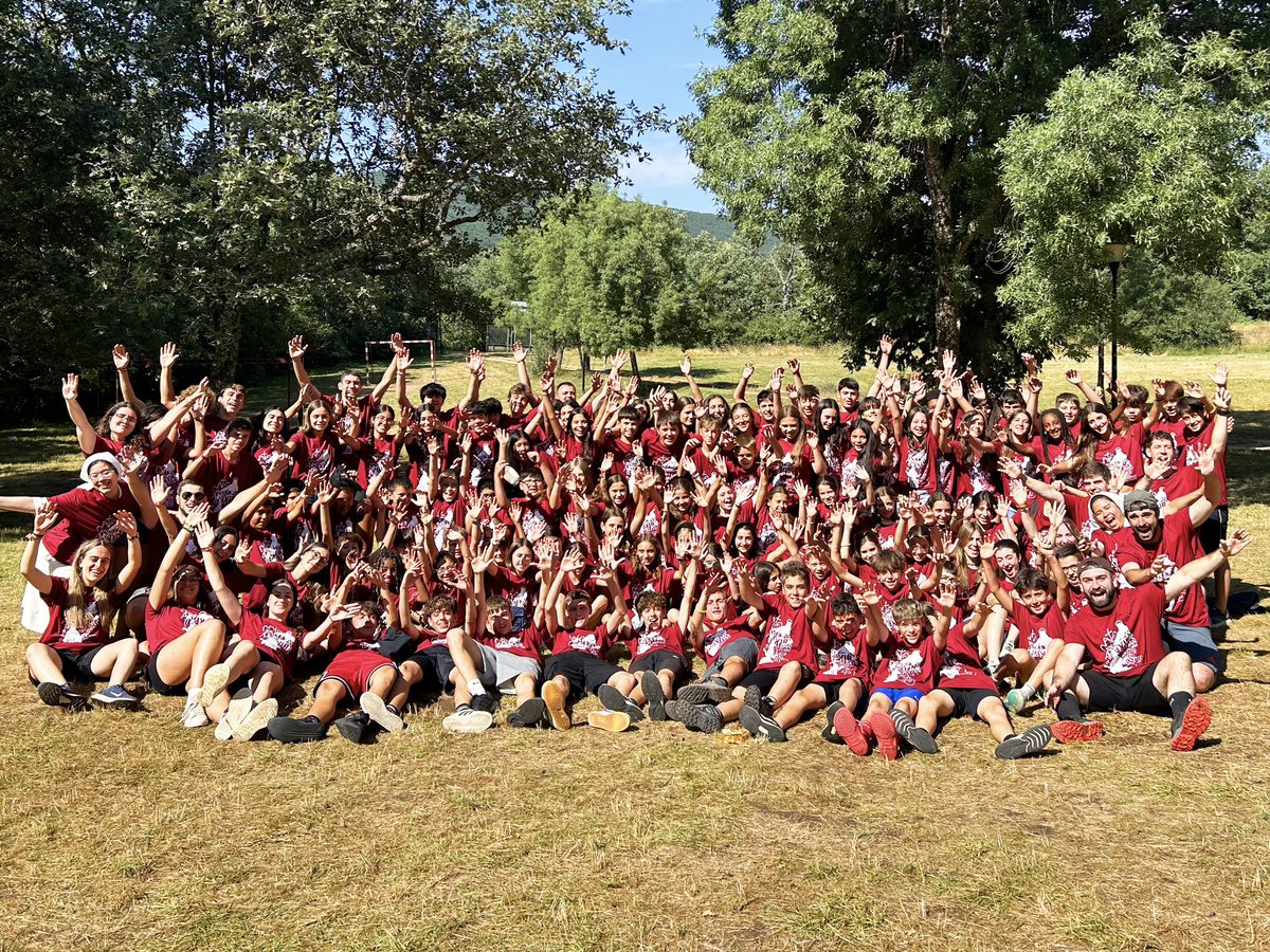 ¿Cómo expresar lo que hemos vivido?

🔥Solo quien echa raíces en los campamentos sabe qué supone este proyecto en la vida de acampados, monitores y familias. Es tan grande lo que hemos experimentado en este Valle del Razón 2025, TANTAS COSAS de las que hemos sido testigos

#CCREY