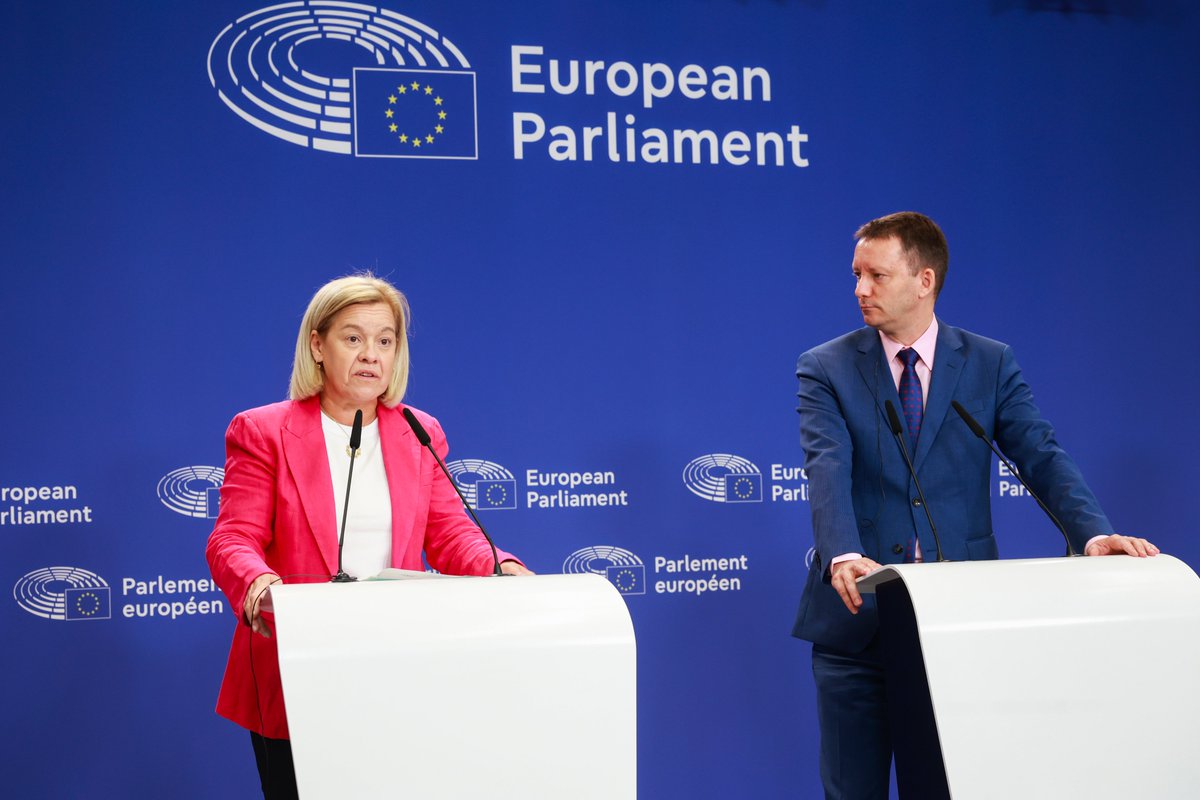 europarlAV's tweet image. ⚠️You can watch the 🎙️press conference of the co- rapporteurs @SMuresan and @carlatavares_ps on #EP's priorities on #MFF ahead of Commission proposal here: europa.eu/!gqpXTt