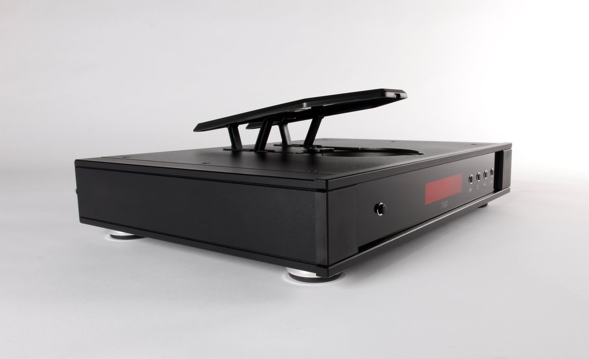 RegaResearch's tweet image. NEVER BEEN A BETTER TIME TO... Rega Saturn Mk3 CD Player & DAC Review. @abritishaudiop1 takes our top loader CDP for a spin. WATCH HERE: rb.gy/fl2avk #rega #saturn #cdp #dac