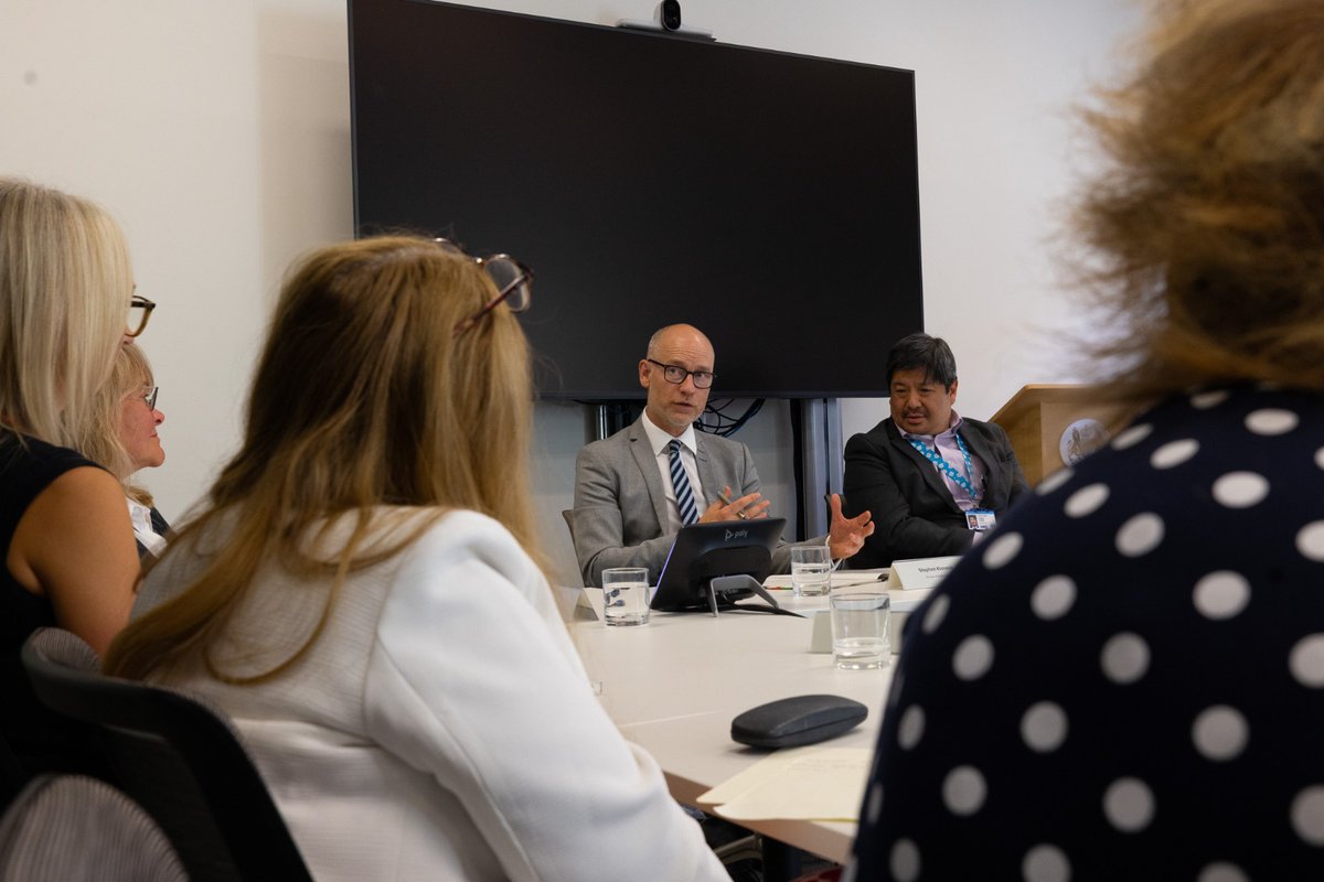SKinnock's tweet image. I recently met with key dental care professionals on challenges they face within NHS dentistry and listened to suggestions to address these.
Through our planned reforms patients will find it easier to get urgent care, with dentists delivering more NHS work.