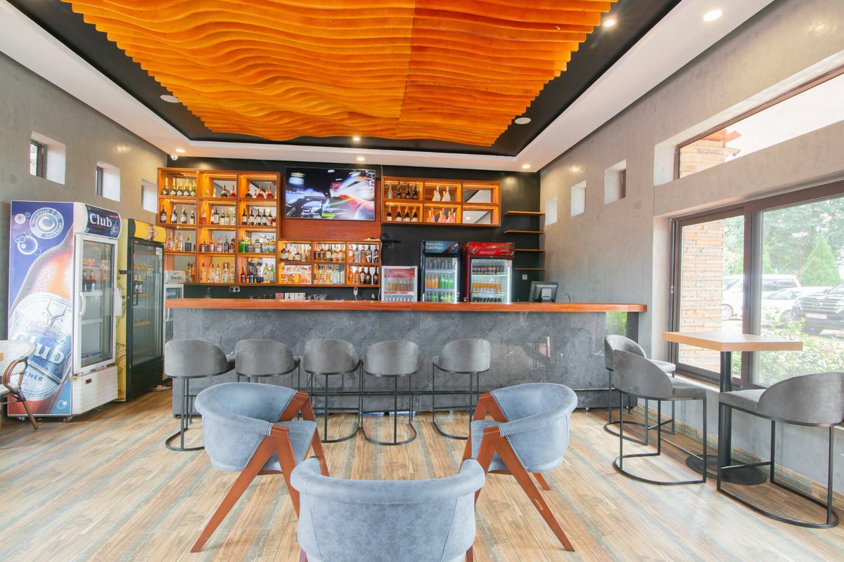 📍 OXY BAR | ACHOLI INN HOTEL 🍹🌅
Step into elegance, unwind in style.
Whether it’s sunset cocktails by the pool, chilled weekend vibes, or a night out with friends — Oxy Bar is where Gulu comes to life! 🍸✨

📅 Open every day
🎶 Good Music | 📸 Insta-worthy vibes
🍴 Great food