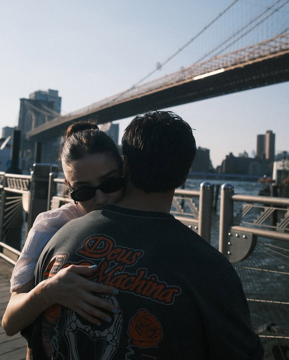 TvDunyasii's tweet image. #SerkanÇayoğlu ve #ÖzgeGürel çifti, evliliklerinin 3. yılını Amerika Birleşik Devletleri’nde kutladı.

Çiftin Amerika’dan paylaşımları beğeni üstüne beğeni topladı. Çift 3 yıl önce İtalya’da evlenmişti. #ÖzSer