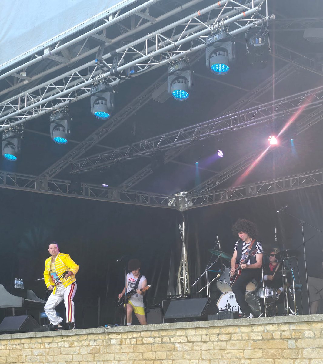 I always enjoy Rushden’s Party in the Park. It was great to see so many people out having fun and I even managed to colour coordinate with Beat Route Radio!