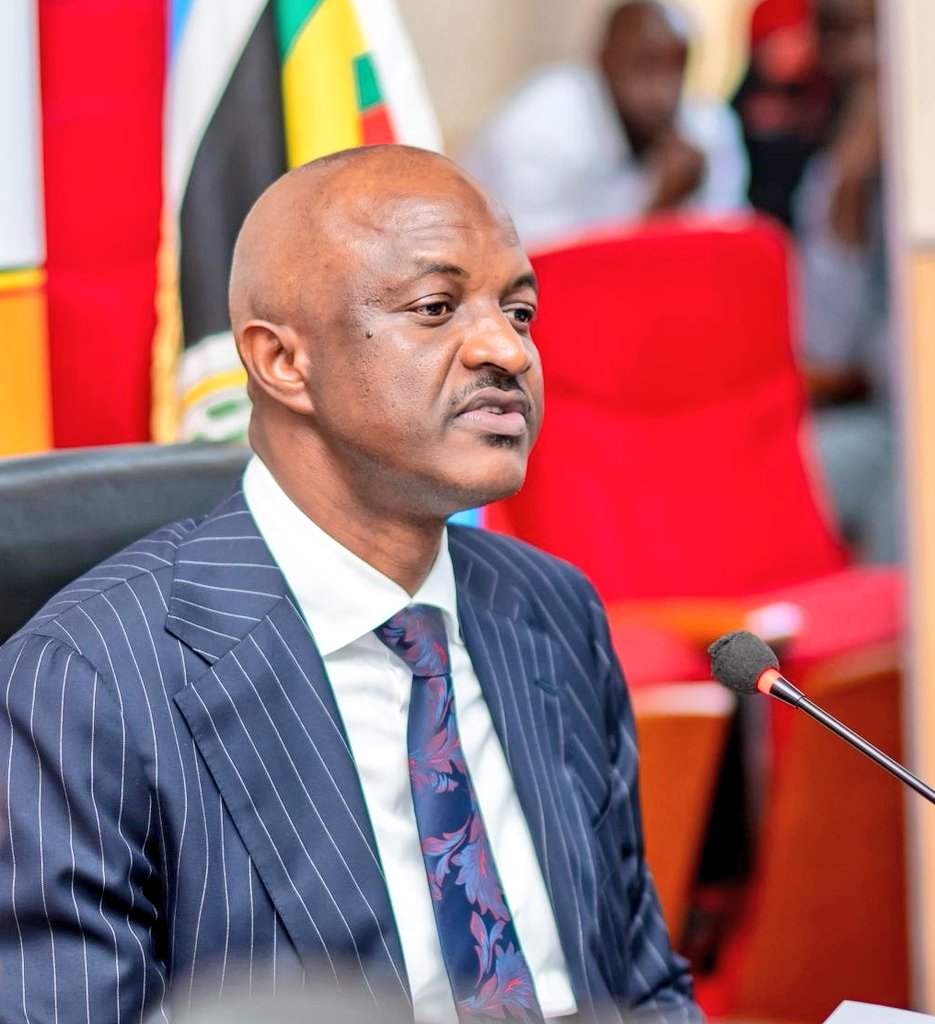 mofpedU's tweet image. PSST @rggoobi now briefing the Press on the State of the Economy and Q1 expenditure releases for FY 2025/26.
He says the economy is continuing to exhibit resilience and sustained growth inspite of the global uncertainties like trade wars & international conflicts.
"Growth…