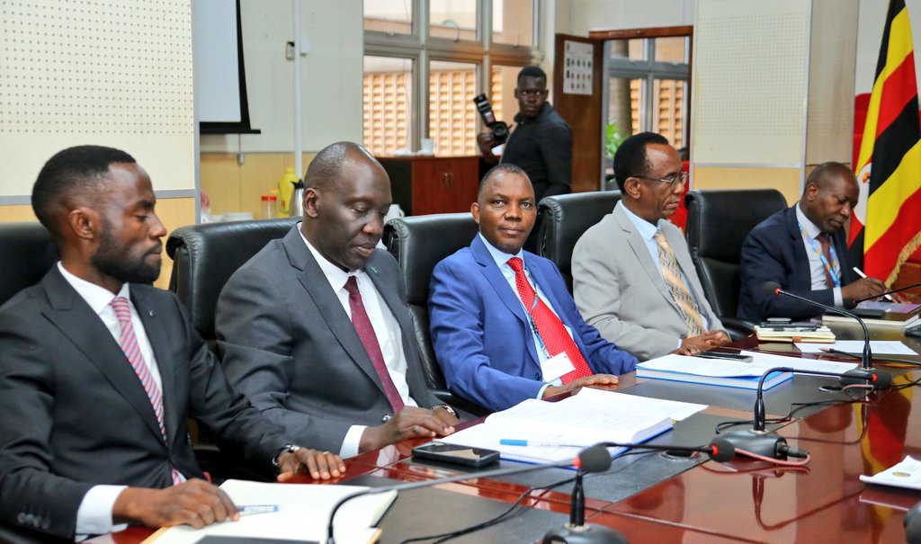 mofpedU's tweet image. PSST @rggoobi now briefing the Press on the State of the Economy and Q1 expenditure releases for FY 2025/26.
He says the economy is continuing to exhibit resilience and sustained growth inspite of the global uncertainties like trade wars & international conflicts.
"Growth…