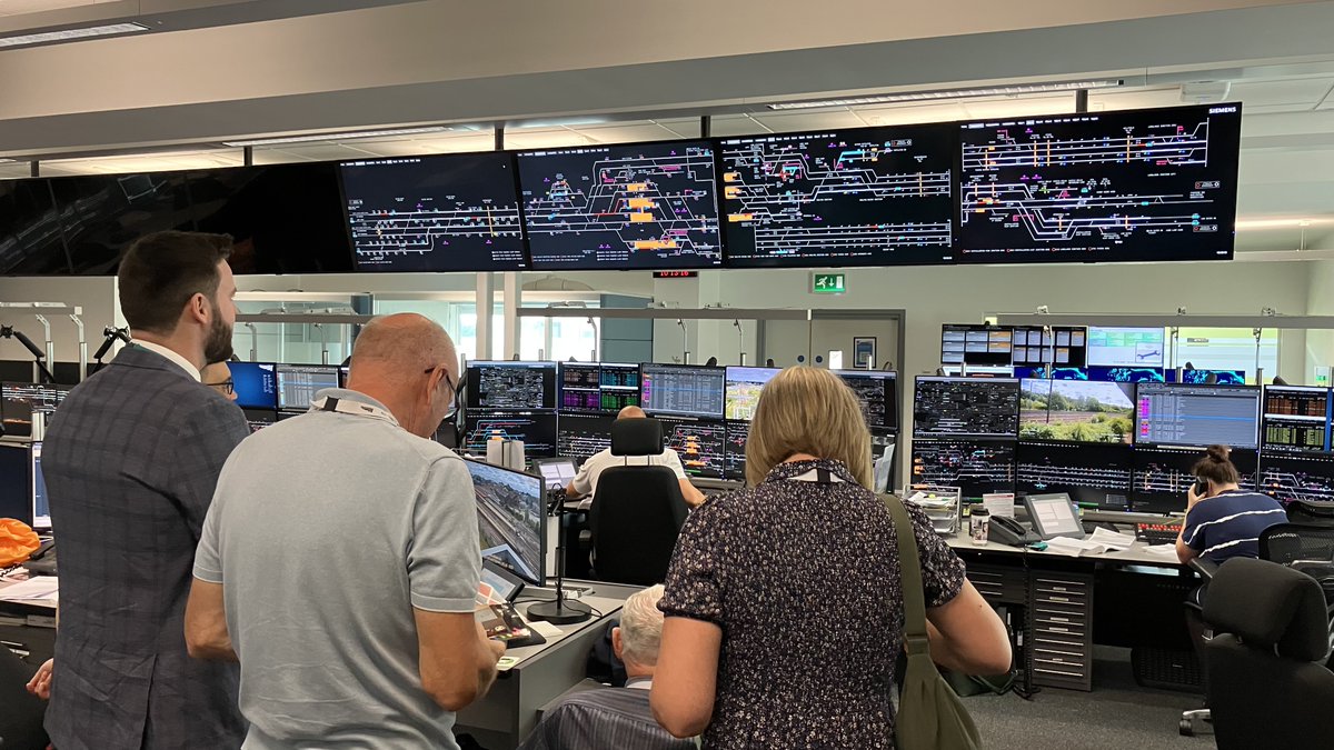 ⌨️ How technology has changed since the 1980s! 💻