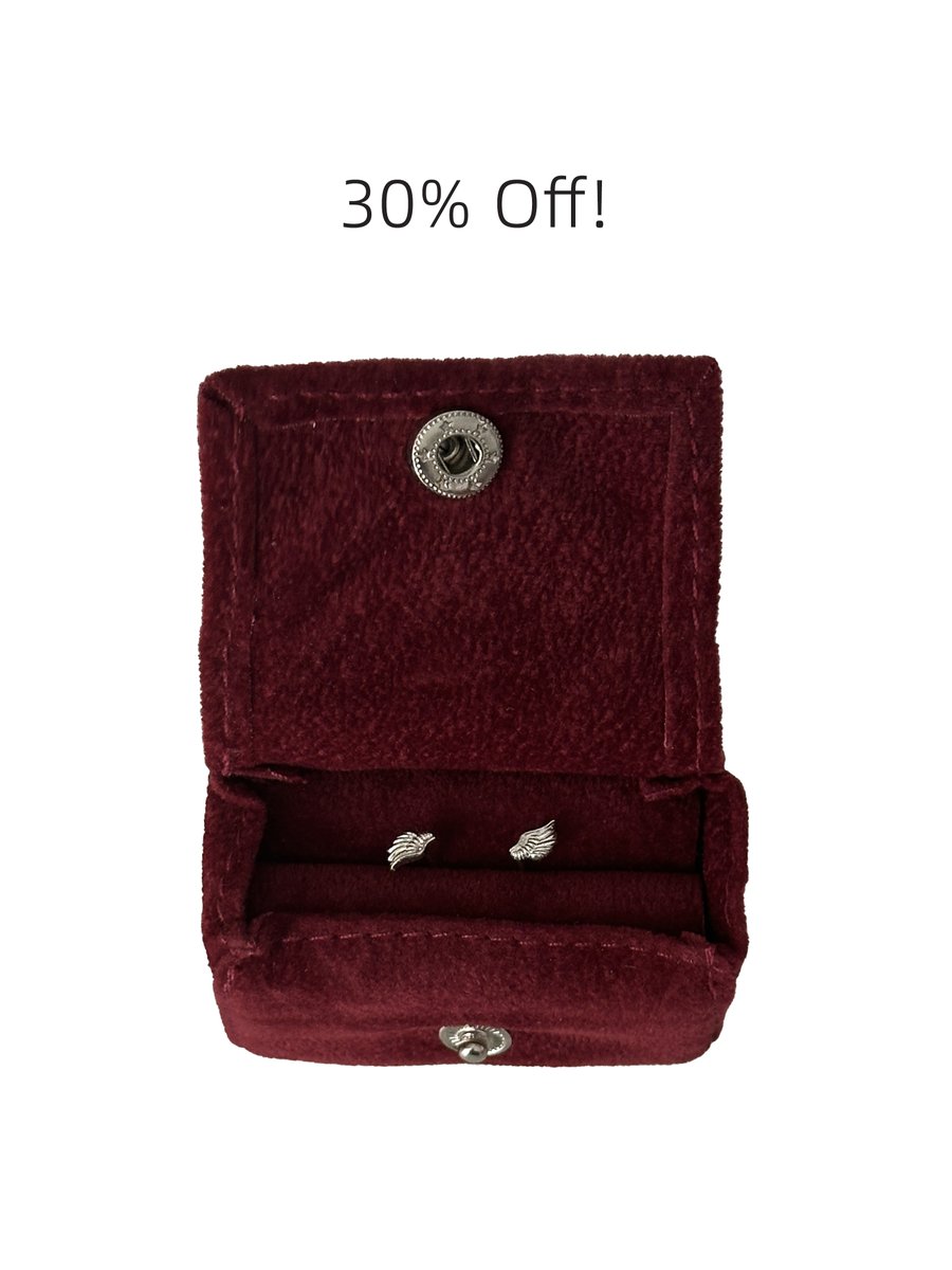 ccnmade's tweet image. 놓치면 후회! 단독 30% OFF🔥
CCNMADE 실버 귀걸이 3종 특별 기획전!
귀여운 나무물고기 🐟
우아한 플루메리아 🌺
빛나는 날개 귀걸이 🪽
여름 분위기와 개성을 동시에 담은 아이템을
지금, 예쁜 가격에 소장하세요🤍
이벤트 기간: 7/16~7/31(홈페이지 단독 30%할인)
ccnmade.co.kr