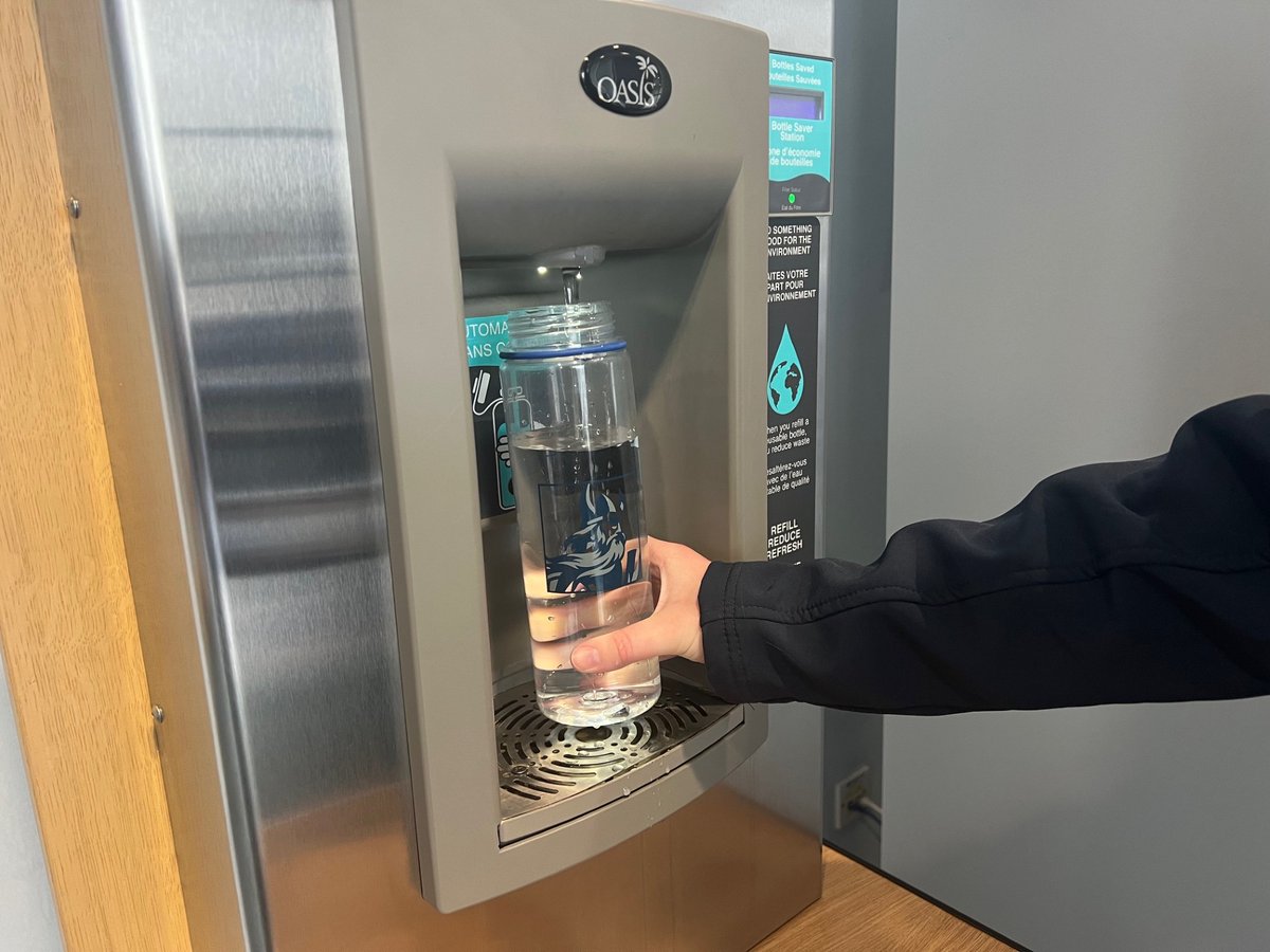 NLFerries's tweet image. We installed OASIS Bottle filling stations across our ports for staff &amp;amp; passenger use. Since introducing them in 2021 we have saved over 220k plastic bottles! 
 
New staff members receive a reusable branded water bottle in their welcome pack.

#PlasticFreeJuly #ChooseToRefuse