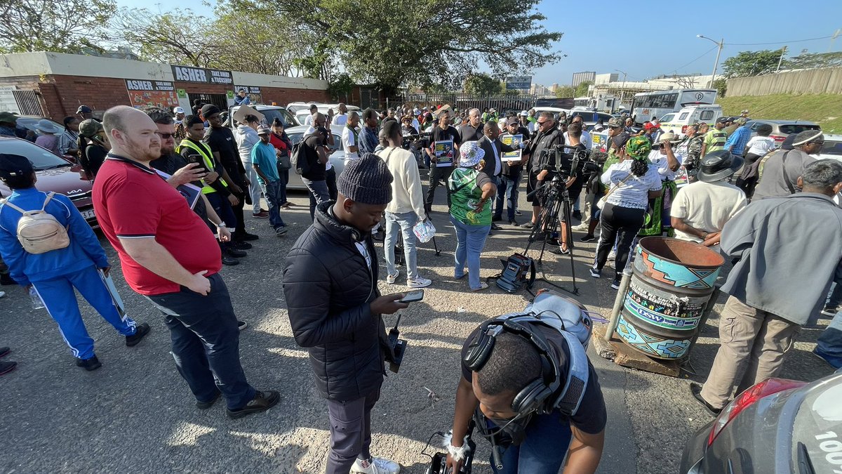 Whites,Indians,and Blacks have hit the streets in KwaZulu-Natal Natal showing support for General Mkhwanazi and calling for Ramaphosa to Resign while in Gauteng,Limpopo,Eastern Cape are not even bothered to do a #NationalShutdown disgusting