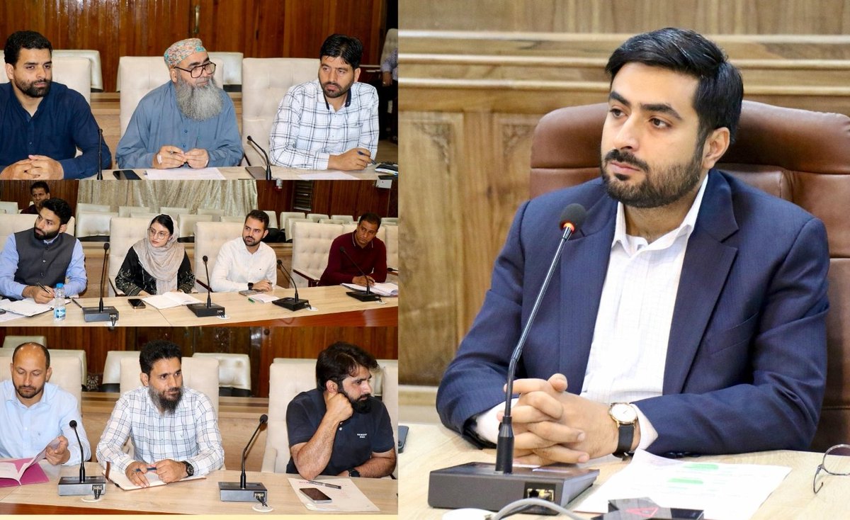 KNS (@knskashmir) on Twitter photo #KNSUPDATE || DC Srinagar <a href="/akshaylabroo/">Akshay Labroo</a> reviews progress of Construction of Panchayat Ghars in the dsitrict
Directs for timely completion of the projects to facilitate rural population.
<a href="/diprjk/">Information & PR, J&K</a> <a href="/srinagaradmin/">Srinagar district administration</a> #KNSUPDATE || DC Srinagar <a href="/akshaylabroo/">Akshay Labroo</a> reviews progress of Construction of Panchayat Ghars in the dsitrict
Directs for timely completion of the projects to facilitate rural population.
<a href="/diprjk/">Information & PR, J&K</a> <a href="/srinagaradmin/">Srinagar district administration</a>