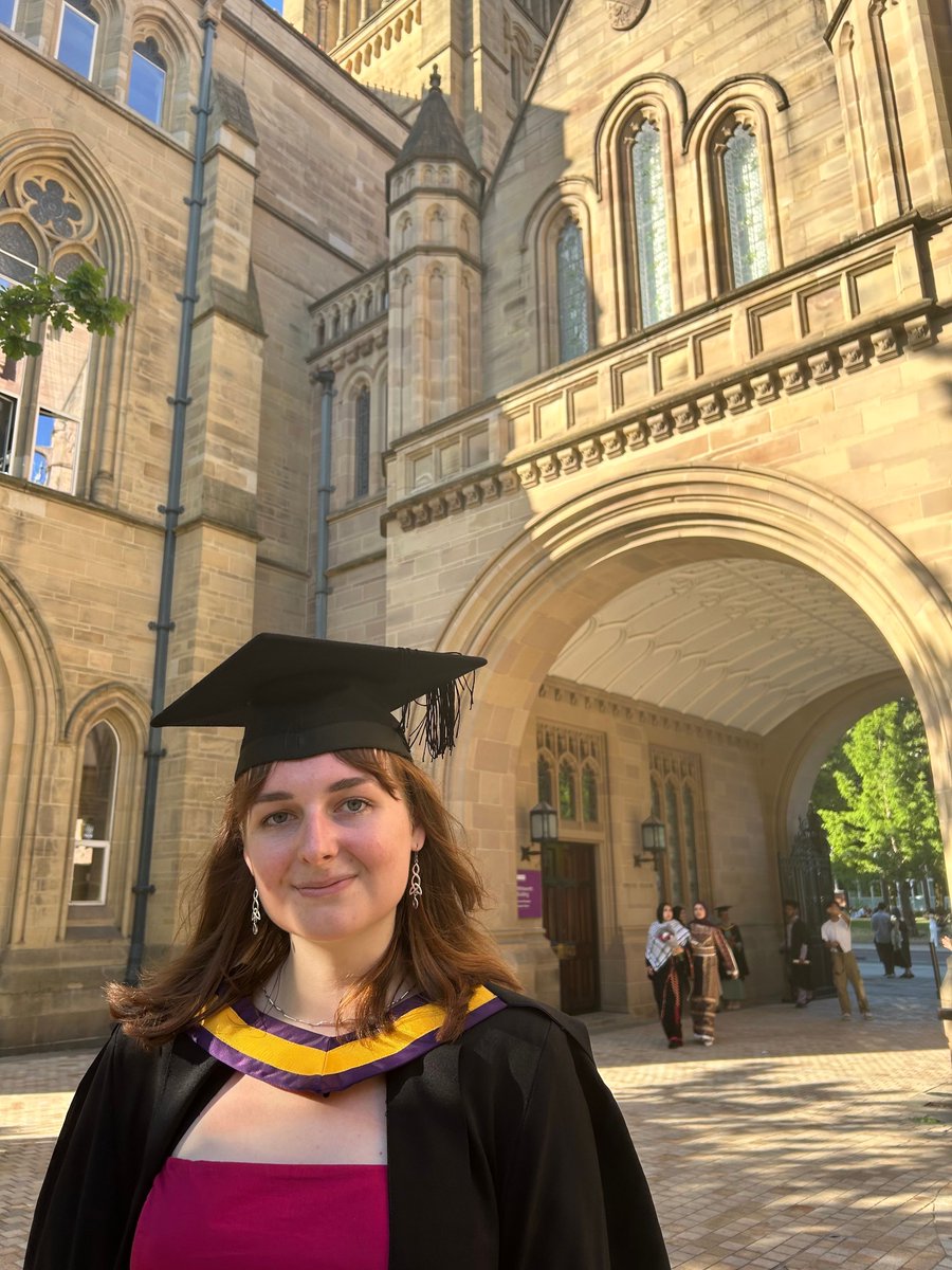 YPASLiverpool's tweet image. Congratulations!
To our Peer Researcher Grace, who graduated on Friday with a first in English Literature! 🎓🎓
#Graduate #Liverpool #EnglishLit
