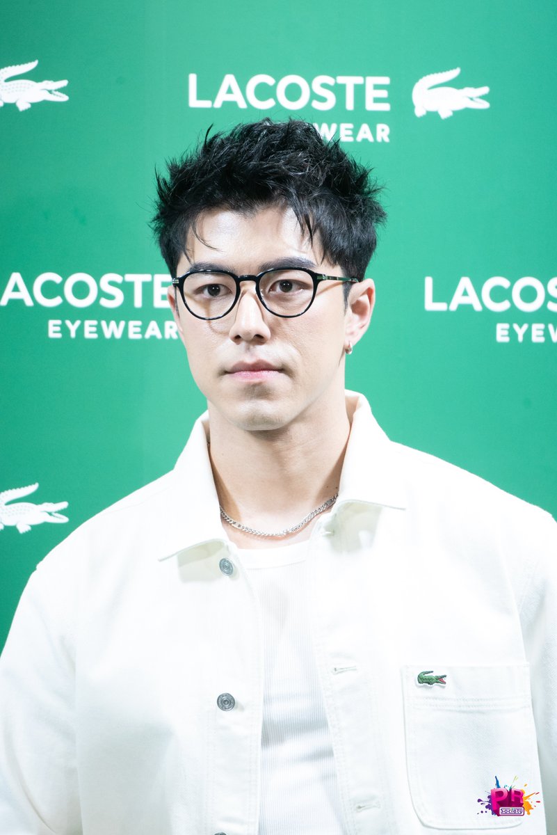 PRSocietyNews's tweet photo. “นาย-ณภัทร” แบรนด์แอมบาสเดอร์ ปีที่ 2 ของ Lacoste ร่วมเปิดตัว Eyewear คอลเลคชั่นล่าสุดใน “Fall-Winter 2025”
#Naphat_nine #นายณภัทร
#KTOPTIC #LacosteEyewear
#LacosteThailand https://t.co/Tmz1FCzz3b