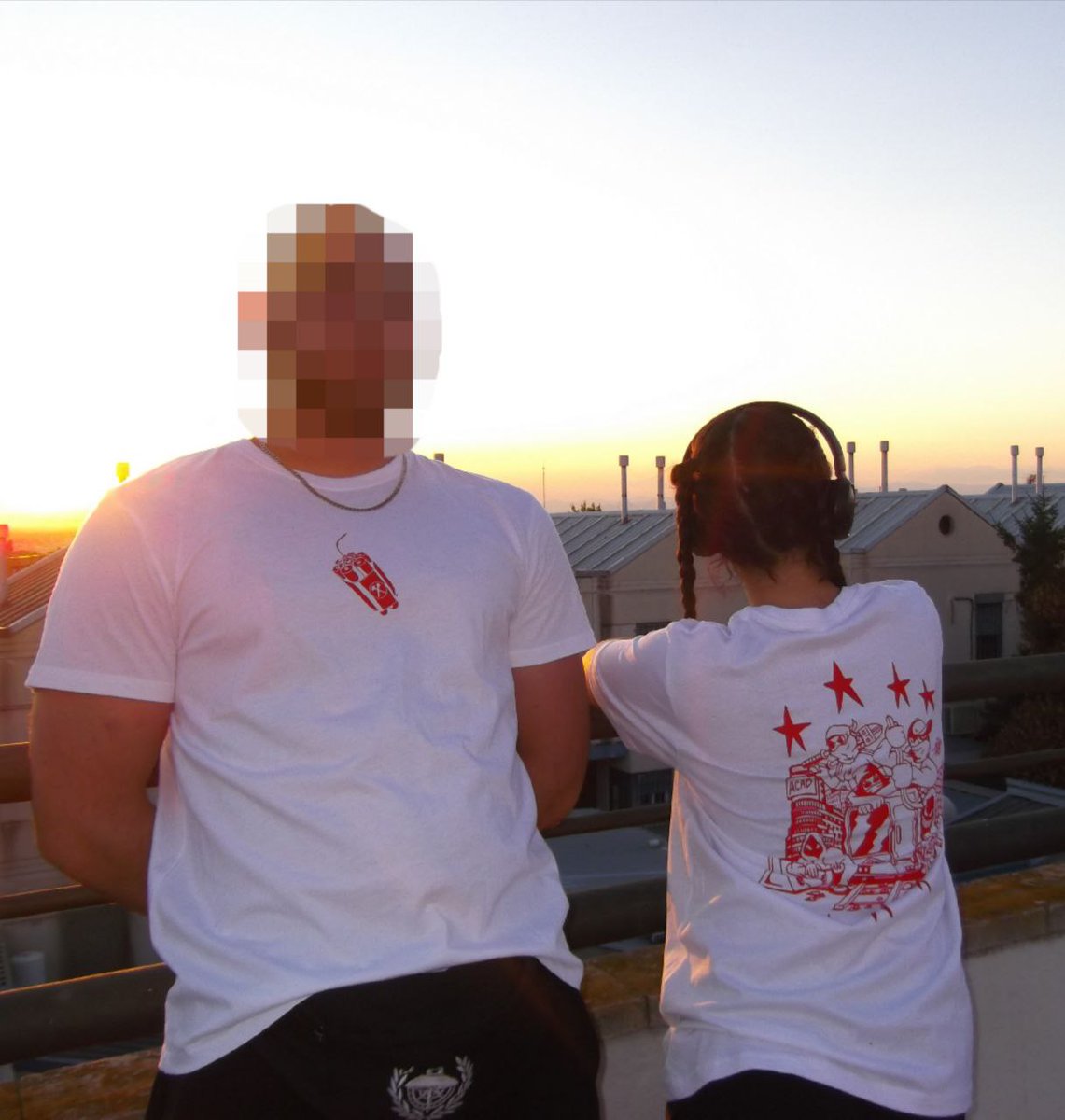 Otro año, otro juicio y otra camiseta bien dura para fardar por el barrio. Píllala por 12 pavos en nuestra carpa en las fiestas de la Karmela.
El beneficio íntegro irá para pagar gastos judiciales.
🔥🧨