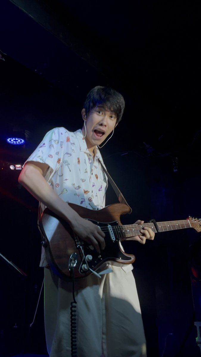 SyOf_official's tweet photo. 【願わくば大器晩成vol,3】
お越しいただいた皆様、本当に有難うございました！
久しぶりに4人フルメンバーで揃うことができました。素敵な対バンに呼んでいただいたainowaの皆さま、共演させていただいた全てのバンドマンの皆さま、そして福知山StudioFARMのスタッフの皆様にも、改めて感謝です！ https://t.co/fWGuZPmOBG