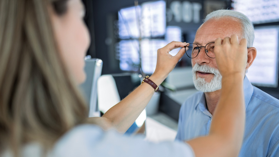 The <a href="/RNIB/">RNIB</a> and <a href="/The_AOP/">The AOP</a> is encouraging practitioners to share experiences of providing low vision support. The RNIB’s survey will be used as evidence in a mapping exercise that will seek to end the ‘postcode lottery’ for low vision support. 

Read more ➡️ ow.ly/CUR150WpISO