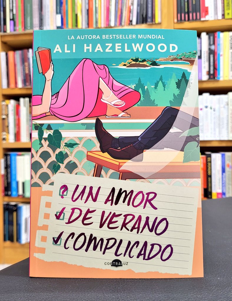 📖 La librería recomienda.... NOVELA

Maya Killgore tiene veintitrés años y todavía está en proceso de descubrir qué hacer con su vida. Conor Harkness tiene treinta y ocho, y Maya no puede dejar de pensar en él. 

#alihazelwoodbooks 
#unamordeveranocomplicado