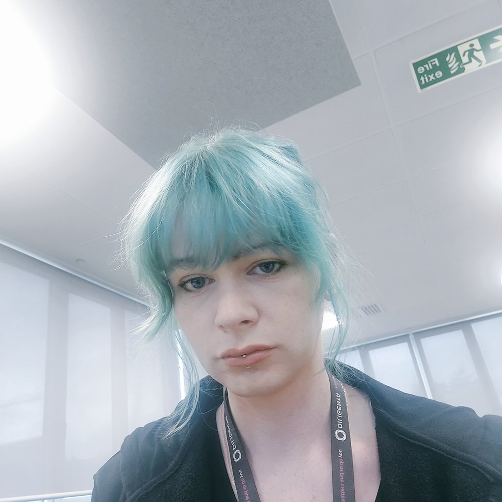 Fia_dbc's tweet image. Do u fw a girl who looks like a boy that looks like a girl???