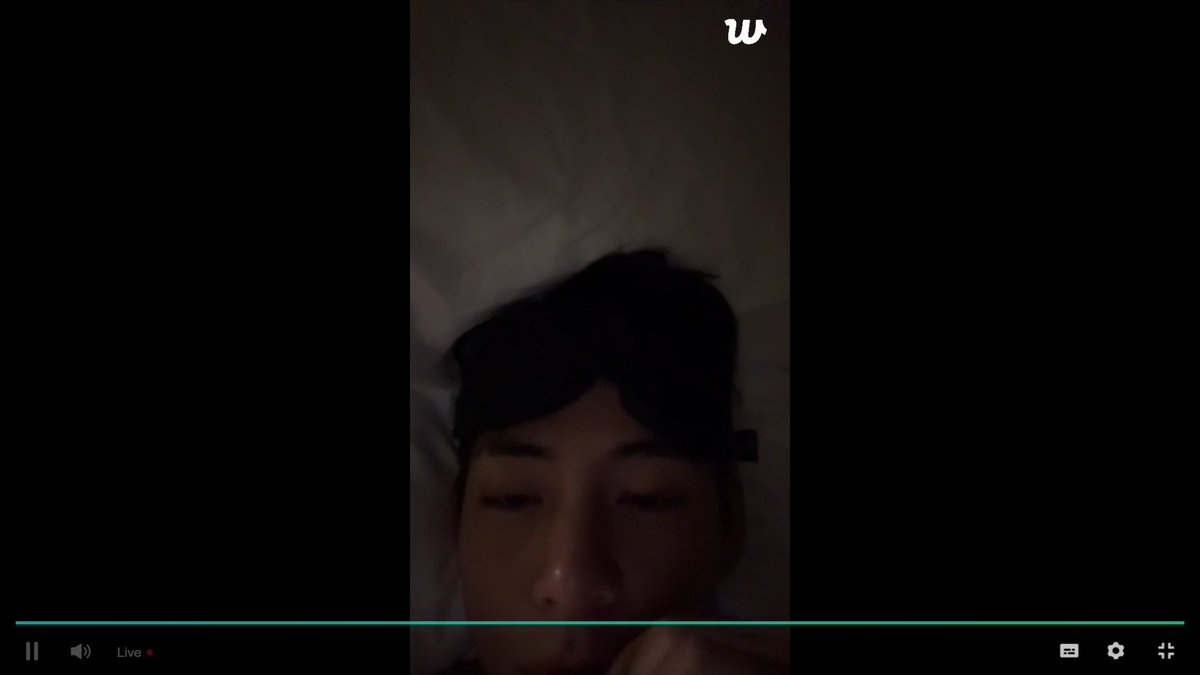 MA PA WEVERSE THEN IG THEN WEVERSE ULIT JAHAHAHAHAHAHA IM HERE TAEH KAHIT NASA KALAGITNAAN AKO NG WORKOUT