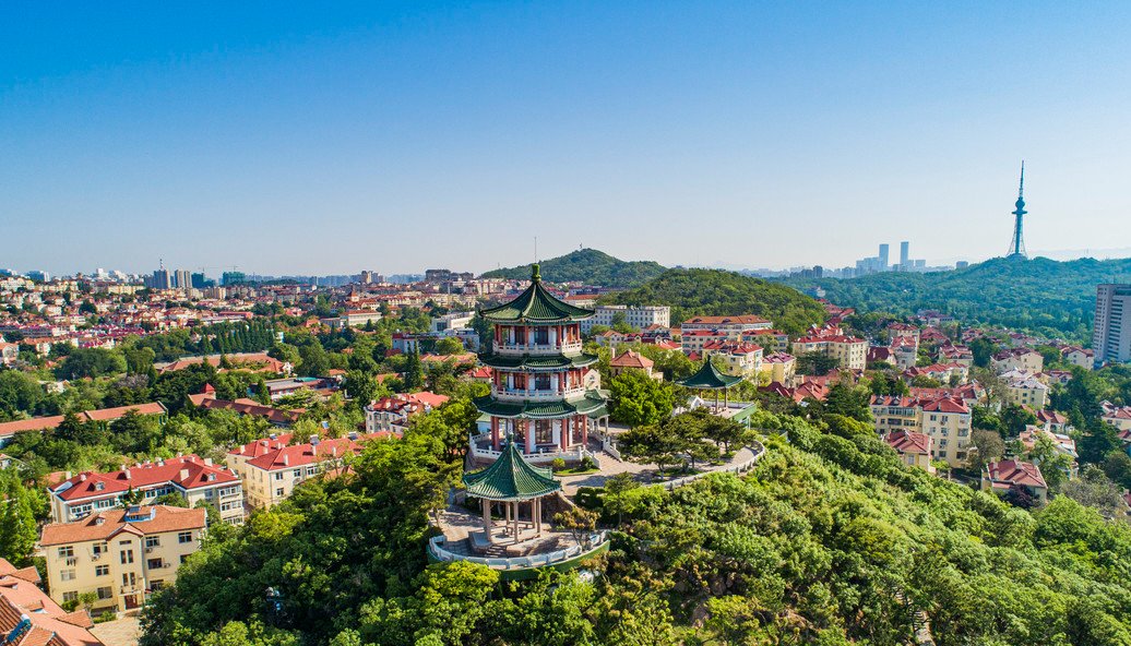 Qingdao's international travel is booming! 

In the first half of 2025, over 1.57 million passengers passed through Qingdao Jiaodong International Airport, up 23% year-on-year, with more than half a million foreign travelers, a sharp 43% rise. https://t.co/ItzicUP4aP