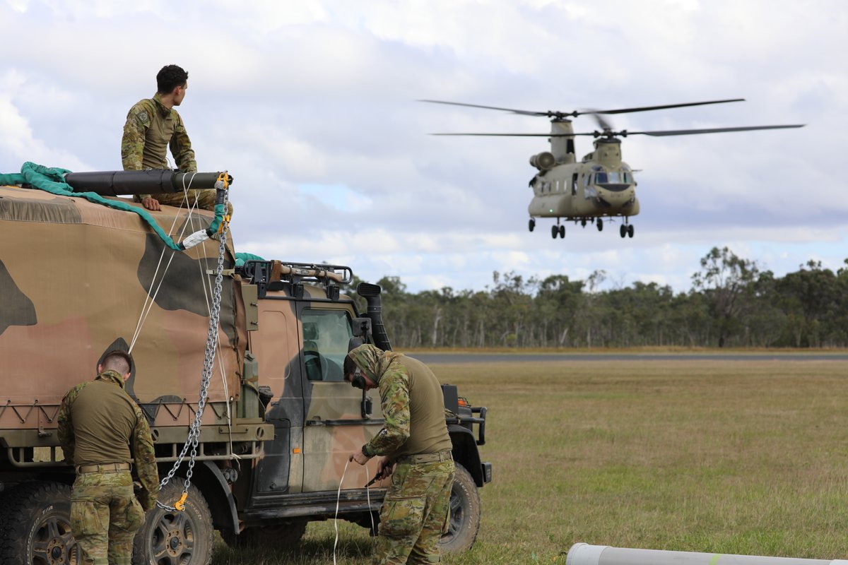 DefenceAust's tweet image. Lift off 🚁 @AustralianArmy Air Dispatchers from the 9th Force Support Battalion, lifted a G-Wagon as an underslung load from a CH-47 Chinook, over 📍 Shoalwater Bay training area, during Exercise @TalismanSabre 2025.
#YourADF #StrongerTogether #TS25 #TalismanSabre25