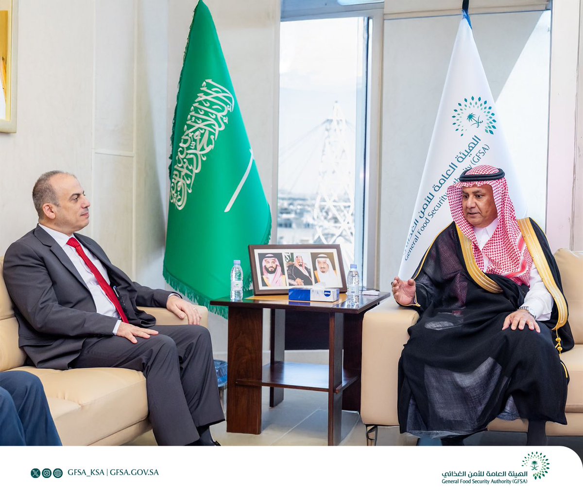 GFSA_KSA's tweet image. معالي رئيس الهيئة يستقبل مدير برنامج منظمة الأغذية والزراعة للأمم المتحدة في المملكة (الفاو)، وجرى خلال اللقاء مناقشة المواضيع ذات الاهتمام في مجالات الأمن الغذائي.
gfsa.gov.sa/blog/khbr-lhyy…