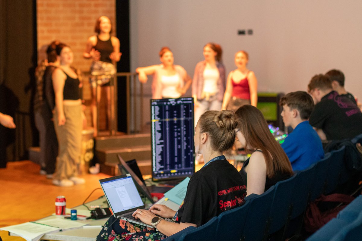 🌟 The Kenilworth School production of Little Shop of Horrors has come to a close — and what a brilliant success it was! Huge congratulations to all the talented students and dedicated staff involved Thank you to everyone who came along to support