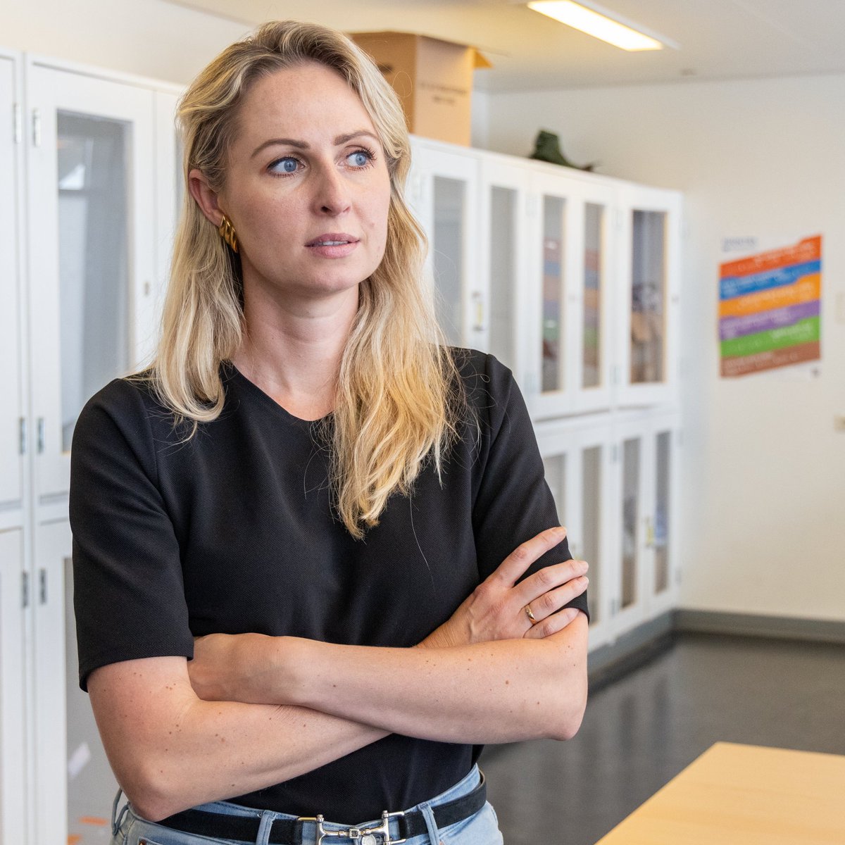 QueenyRaj's tweet image. Reces is geen vakantie. Ik bezocht de Koninklijke Marechaussee op Schiphol: professionals die met rust en zorg werken aan grensbewaking en veiligheid — ook in moeilijke situaties zoals gedwongen terugkeer. Grote waardering voor hun inzet. 💙