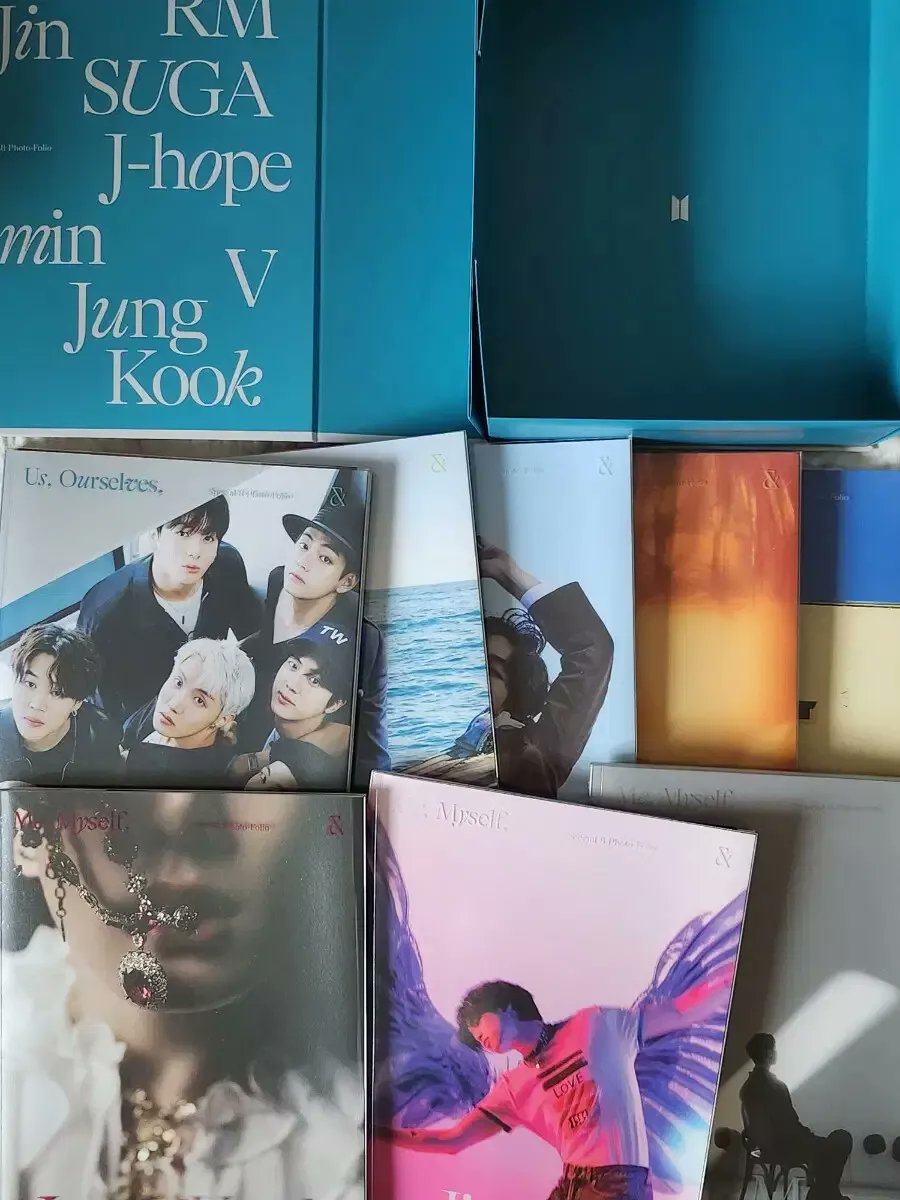 (ᐢ..ᐢ)

1 Special 8 Photo-folio (random)

Rules:
ᯓᡣ𐭩 like + rt
ᯓᡣ𐭩 tag friends
ᯓᡣ𐭩 follow us 

1 Winner
WorldWide
(customs+ shipping incl.)
Ends: 20 July 

(As a bonus please read the info in our pinned post💜)