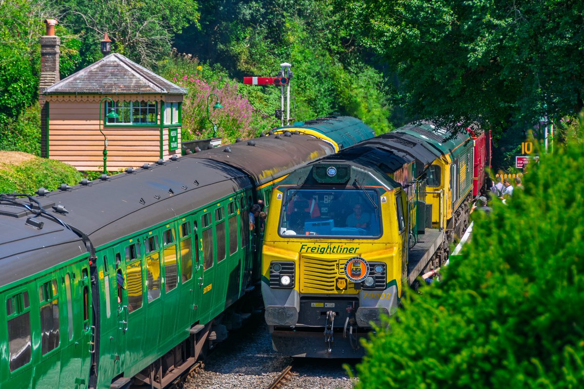 This weekend was all about the Watercress Line with <a href="/OnTheTrainJames/">James Pearce</a> &amp; <a href="/samt2v/">sam2vt</a>

On Saturday I had my Induction, and got to dispatch a few trains, then Sunday I got to ride on them for fun and get a few snaps 📸

I also got to reacquaint with many hoomans, from SWR and online 😁