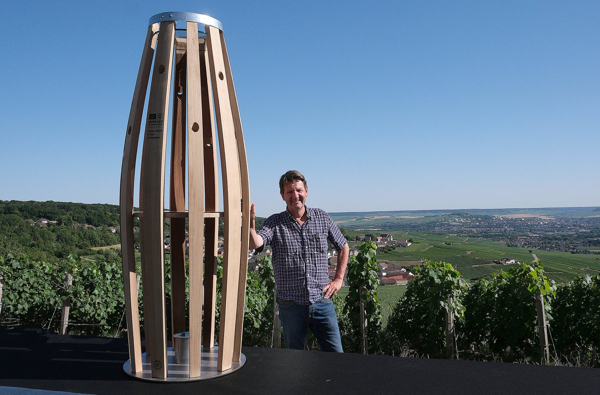 Notre Tonnellerie est fière d'avoir été étroitement associée à la magnifique soirée-anniversaire des 10 ans de l'inscription de la #Champagne au patrimoine mondial de l' #Unesco.
Avec la création d'un totem symbolique en bois de chêne local, présent au coeur de l'événement.