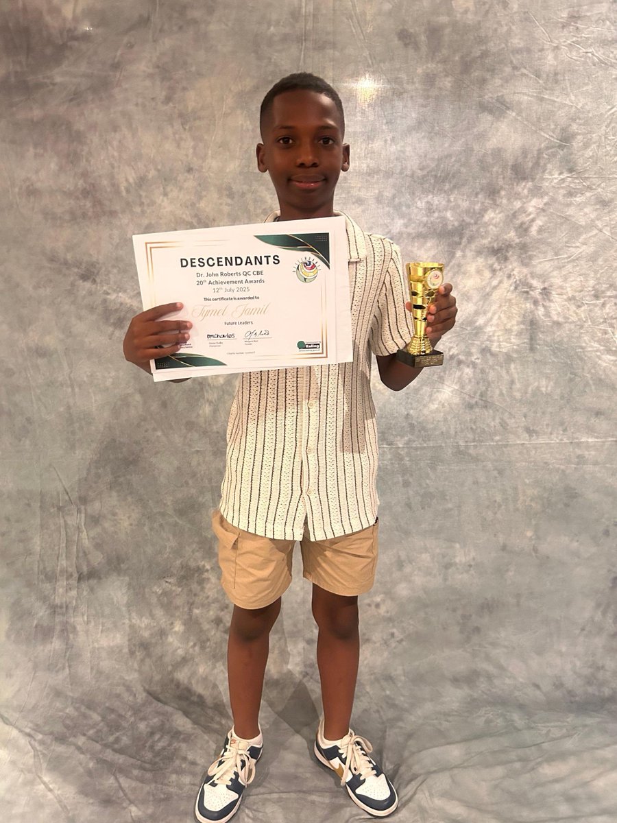 _DWPS_'s tweet image. Two of our Y6 pupils attended the descendants 20th Annual Dr John Roberts QC CBE Achievement Awards

Shadia was shortlisted for pupils who excel in sport and received a signed football from ex footballer Marcus Gayle

Tymel was shortlisted as a Future Leader and won 2 awards👏🏽