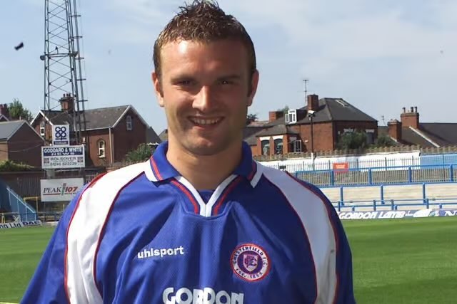 CFCplayertrack's tweet image. #OTD in 2003, Ian Evatt signed for the Spireites!
The defender joined from Derby County and went on to make 90 apps in his first spell at the club, scoring 10 goals
He moved on to QPR two years later and later returned to the Blues in 2013
#Spireites #DCFC