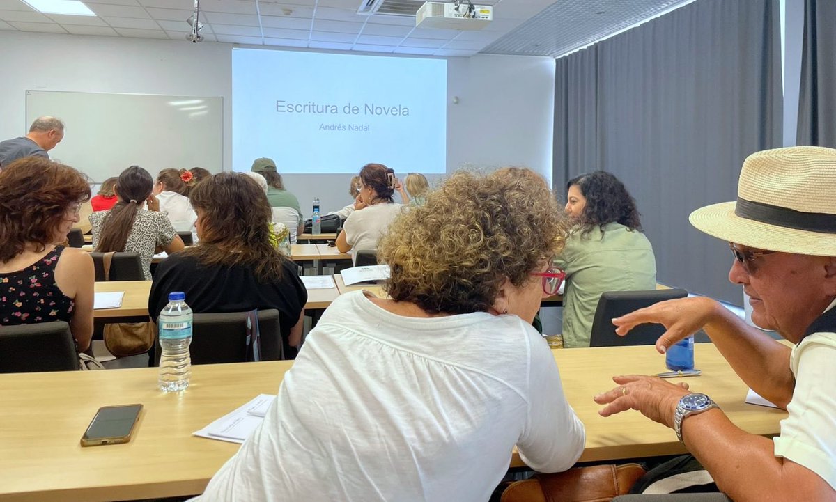 Asociación Prensa Huelva (@prensahuelva) on Twitter photo Periodistas del <a href="/PeriodistasAND/">CPPA</a> y <a href="/PrensaHuelva/">Asociación Prensa Huelva</a> participan en los cursos de verano de la <a href="/UNIAuniversidad/">Universidad Intern. de Andalucía</a> becados por sus organizaciones. prensahuelva.es/actualidad/per… Periodistas del <a href="/PeriodistasAND/">CPPA</a> y <a href="/PrensaHuelva/">Asociación Prensa Huelva</a> participan en los cursos de verano de la <a href="/UNIAuniversidad/">Universidad Intern. de Andalucía</a> becados por sus organizaciones. prensahuelva.es/actualidad/per…