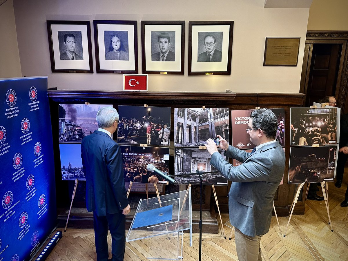15 Temmuz Demokrasi ve Milli Birlik Günü münasebetiyle Büyükelçiliğimizde düzenlenen törenle şehitlerimizi rahmet ve minnet, gazilerimizi şükranla andık. Tören vesilesiyle “Zaferin Adı Türkiye” temalı fotoğraf sergimizin açılışını gerçekleştirdik. 
#15Temmuz